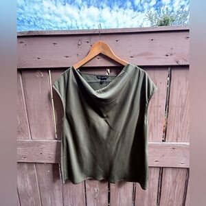 🎉NWT🎉 Banana Republic Green Scoop Neck Cap Sleeve Blouse Sz L